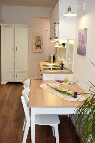 Hostal Iris Guesthouse