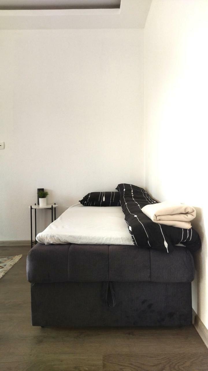Apartment Mia Airport