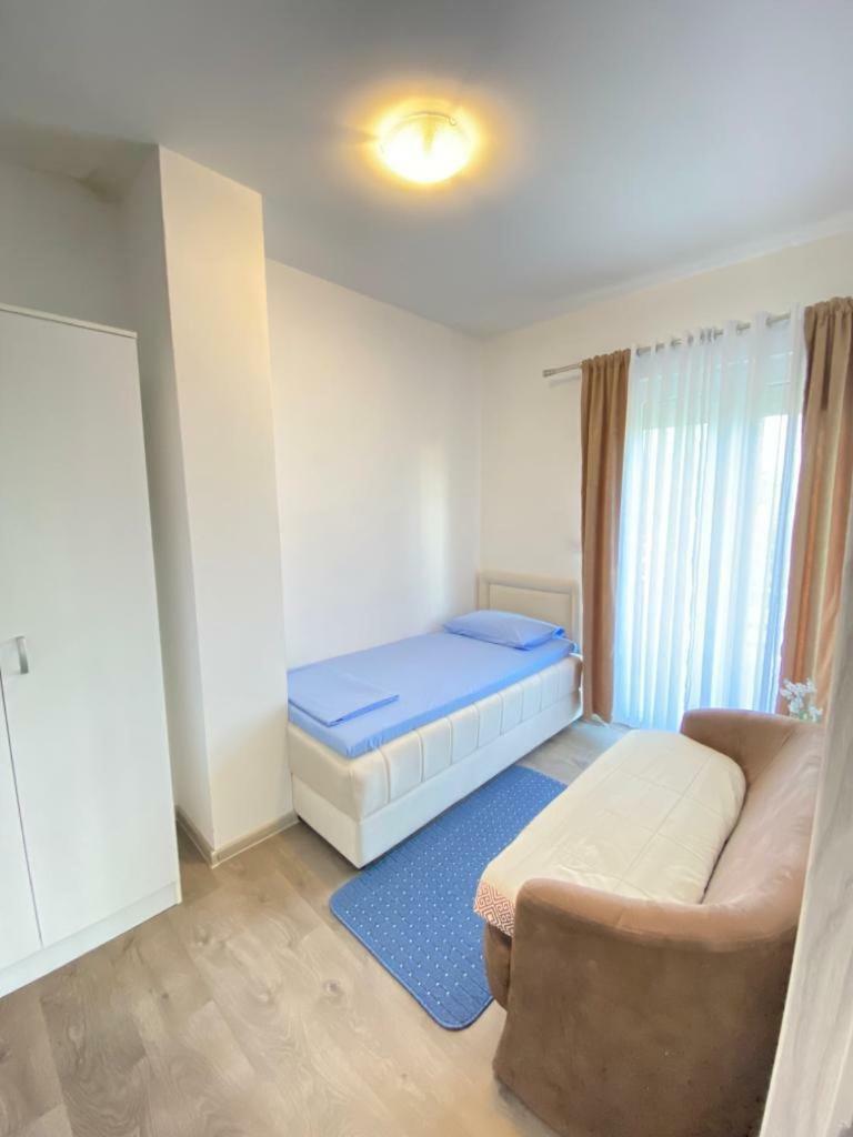 Apartment Mia Airport