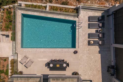 Villa Onyx - With Private Heated Pool