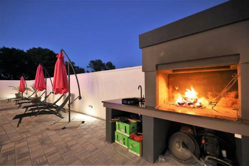 Poolincluded Villa Green Oasis