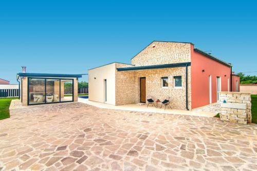 Villa Desiree By Villa Plus