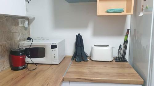 Temi's Apartments 3