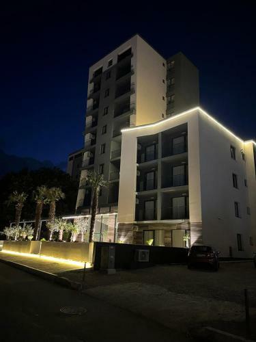 N Hotel