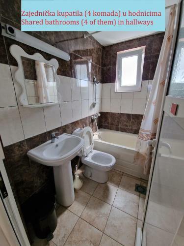 Hostal Djuric Sobe I Apartmani