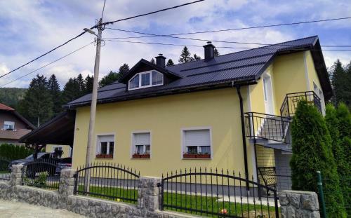 Apartmani Zrili?