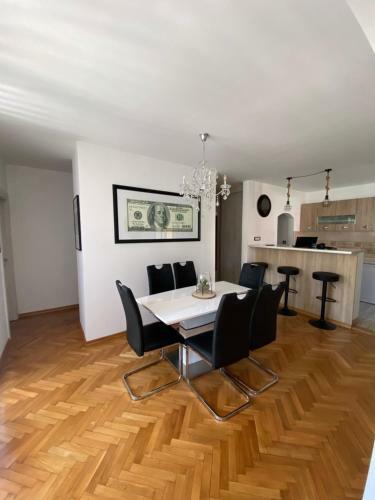 Pinewood Apartment Tivat