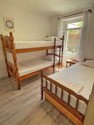 1-bedroom Apartment With 3 Beds + Private Parking