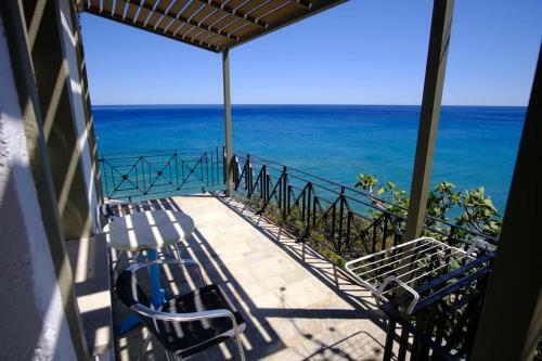 Agia Fotia Beachfront Apartment