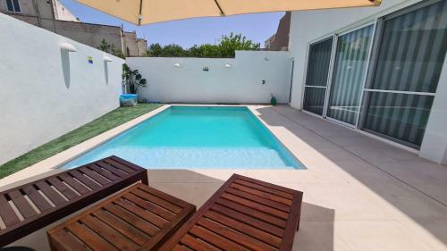 Modern And Bright 3 Bedroom Villa With Pool.