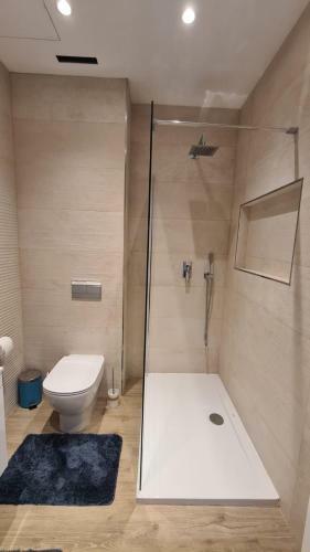 Modern And Bright 3 Bedroom Villa With Pool.