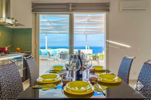 Villa Vittoria - Waterfront House