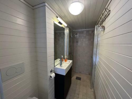 Koselig Hytte Med Sentral Beliggenhet