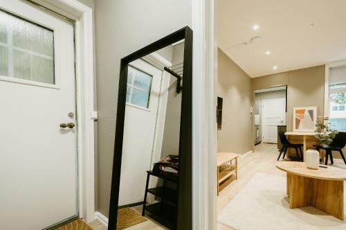 The Apartments - N�2