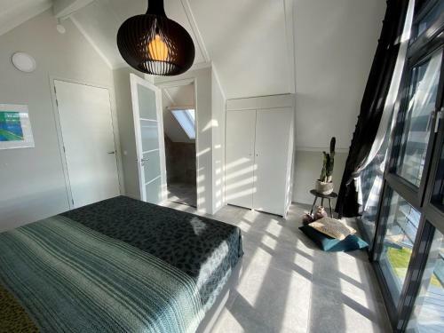 Luxurious Detached Water Villa With Jetty