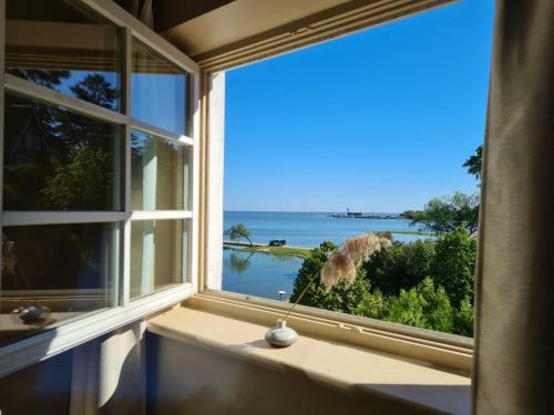 Lagoon View Apartment
