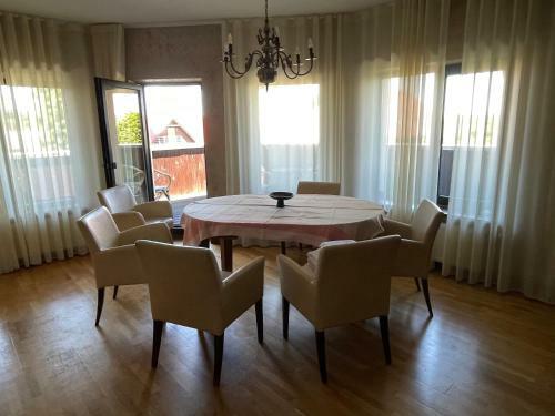Hostal Sunrise Beach Villa