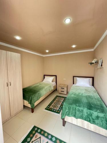 Hostal ???????
