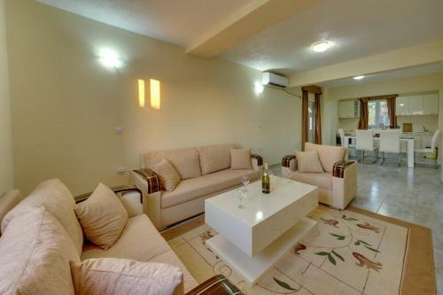 All Inclusive Apartments Lux