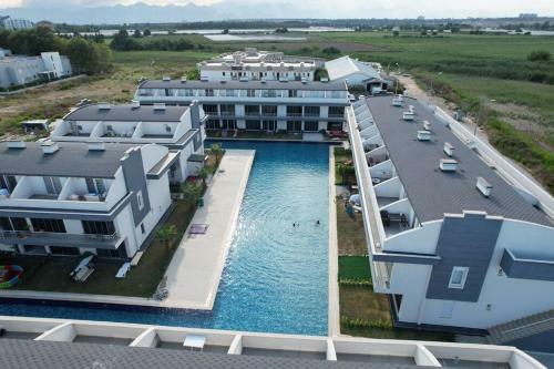 Tema Pool Venezia So Close To Restaurants And Beach