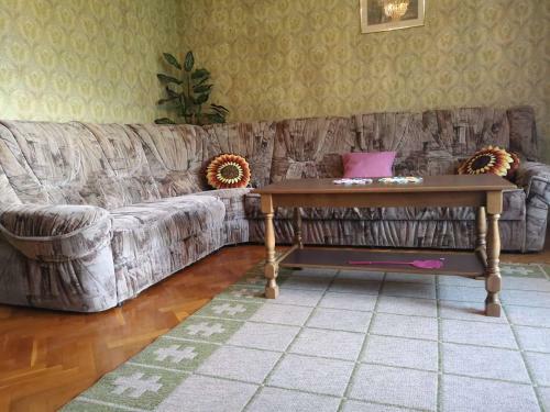Apartma Flon?na