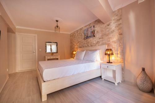 Hotel Lunas Ala�at?
