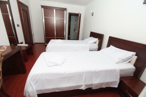Zambaku I Bardhe Hotel & Bar