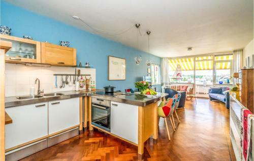 Beautiful Home In Bruinisse With Wifi And 3 Bedrooms