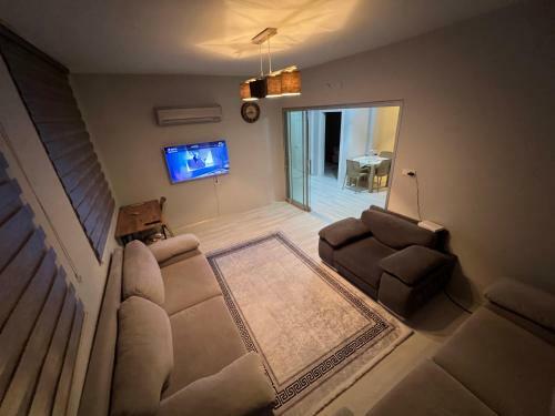Private House With 1500 M2 Garden