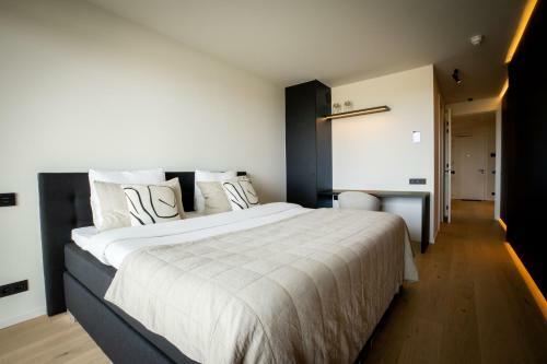 Sunset Boulevard, Luxurious Design Apartment, 6 Pers 3 Bedroom