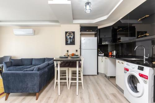 Peaceful Lux Apartment W?th Pool Close To Tramway