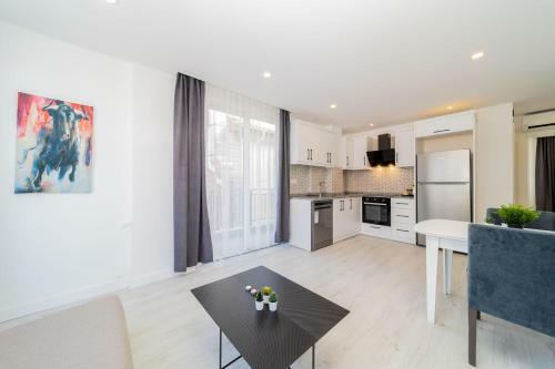 Apartamento Central Flat With Balcony In Muratpasa