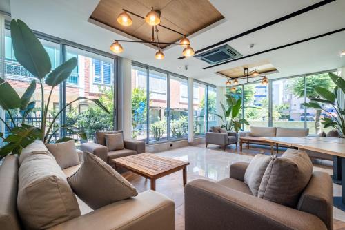 Pearly Hotel