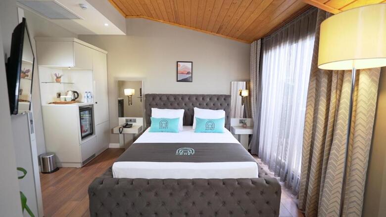 Homey Airport Hotel