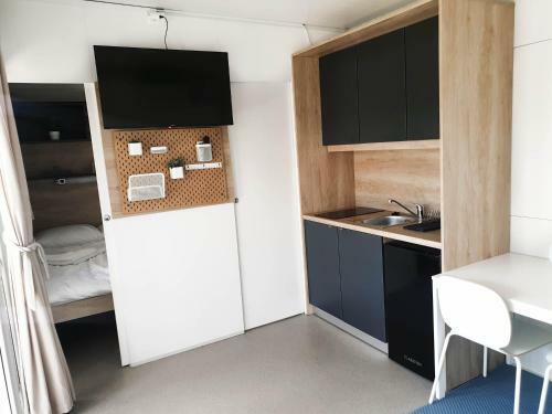 Starlight Mobile House By Kolpa River