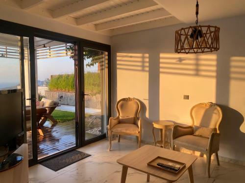 Kiral?k M�stakil Havuzlu L�x Villa