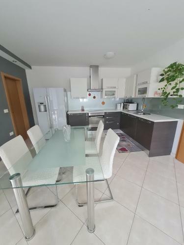 Apartamento Stanovanje V Mirni Zeleni Okolici