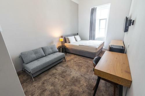 Hotel Roomers