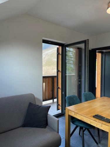 Golte - A2 Apartment - Ski In/out