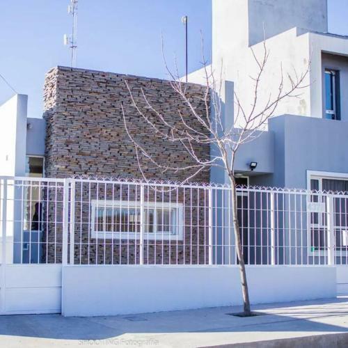 Casa Amplia Con Pileta Climatizada