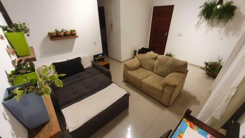 Sof� Cama Na Sala Em Casa Compartilhada