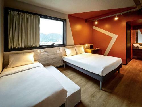 Hotel Ibis Budget Cambori� - Novo!