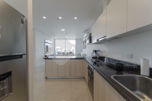 Luxurious And Modern Two-bedroom Apartment