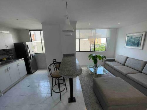Hermoso Apartaestudio En Edificio Residencial.