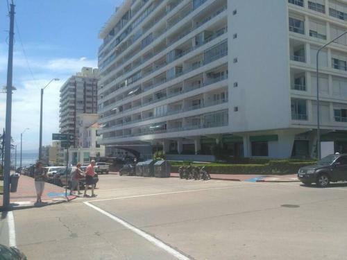 Apartamento Punta Del Este - En Corazon De La Peninsula