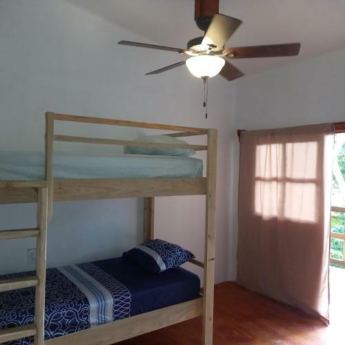 Apartamento Roatan Hostel 2