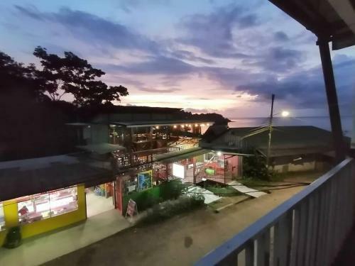 Central Apartment With A/c And Seaview