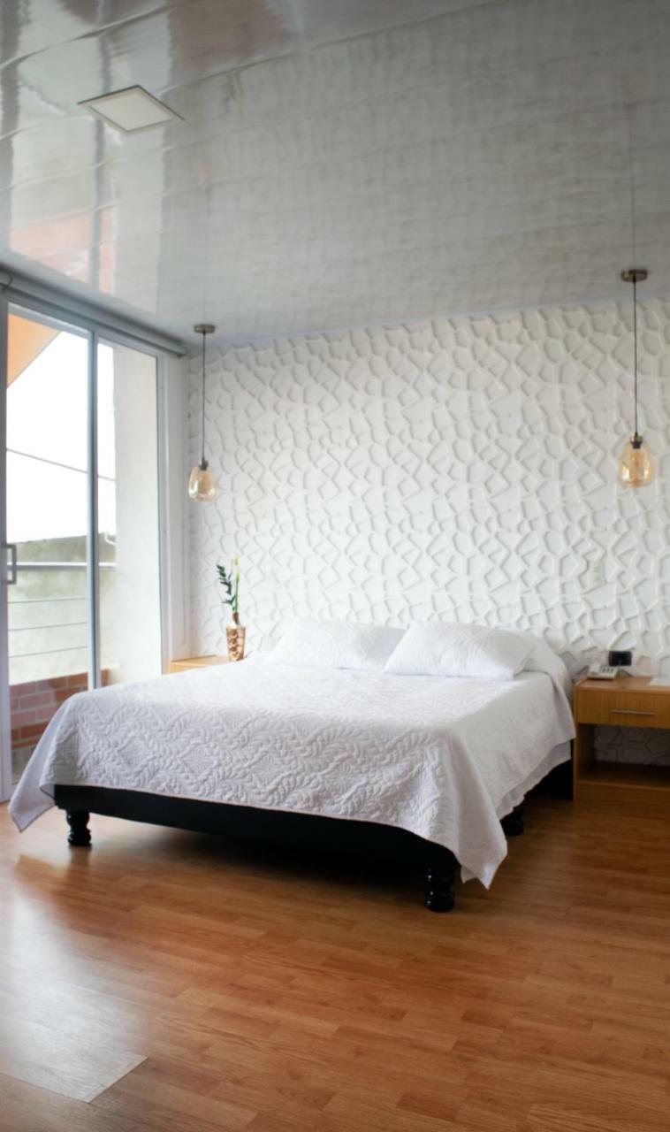 Cuca�a Hotel