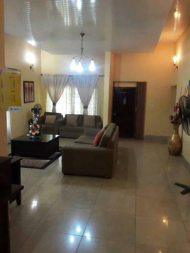 Hotel Jayliz Lodge Adenta,accra