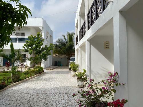 Hostal Queen Zee Garden Apartments